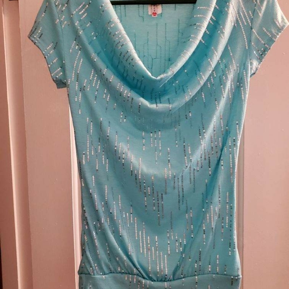 Discreet Tops - Short sleeve shirt